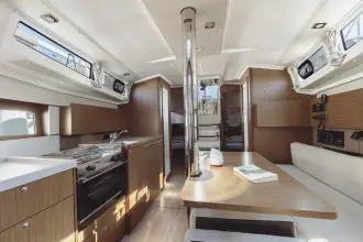 Thumbnail von Beneteau Oceanis 38.1 Neo