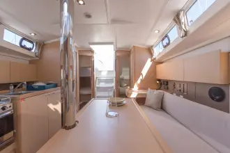 Thumbnail von Beneteau Oceanis 38.1 Neo