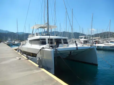 Catana BALI 4.8 VA BENE