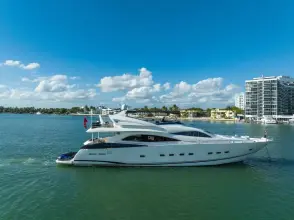 Sunseeker 94 Motor Yacht SO WHAT WHO CARES