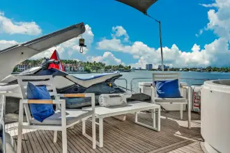 Thumbnail von Sunseeker 94 Motor Yacht SO WHAT WHO CARES