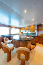 Thumbnail von Viking 48 Convertible Reel Estate