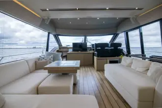 Thumbnail von Prestige 680 Flybridge Prestige Worldwide