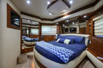 Thumbnail von Marquis 65 Vol Aboard