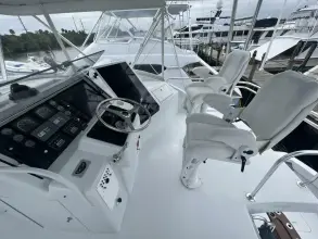 Thumbnail von Hatteras 64 Flybridge DOWN TIME