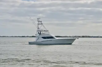 Thumbnail von Hatteras 64 Flybridge DOWN TIME