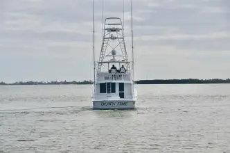 Thumbnail von Hatteras 64 Flybridge DOWN TIME