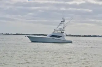 Thumbnail von Hatteras 64 Flybridge DOWN TIME