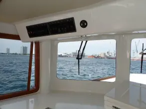 Thumbnail von Luhrs 45 Launch Pilothouse BLUE JACKET