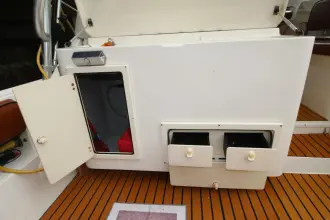 Thumbnail von Albemarle 320 Express Fisherman Crew Facilities