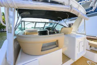 Thumbnail von Tiara Yachts 3100 LE Black Jack