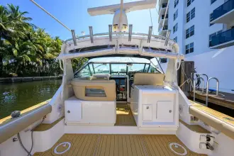 Thumbnail von Tiara Yachts 3100 LE Black Jack