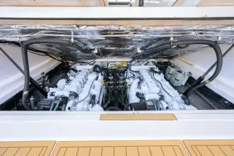 Thumbnail von Tiara Yachts 3100 LE Black Jack