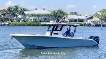 Sea Pro Boats 320 CC DLX Dealer Demo