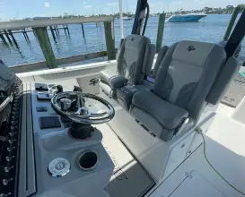 Thumbnail von Sea Pro Boats 320 CC DLX Dealer Demo