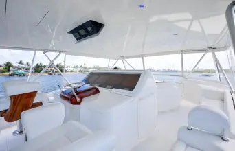 Thumbnail von Viking 82 Convertible Done Deal