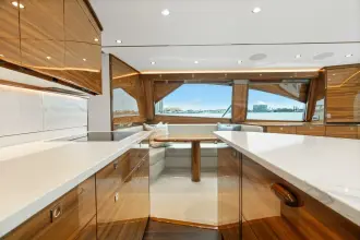 Thumbnail von Viking 48 Convertible In-Stock 2025 Viking 58C 58-552