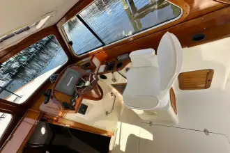 Thumbnail von Hinckley Picnic Boat 36 Lida