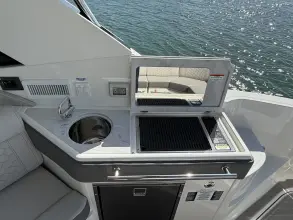 Thumbnail von Sea Ray 320 Sundancer Outboard