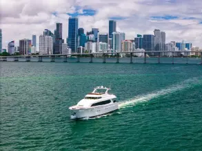 Thumbnail von Lazzara Yachts 94 IV Tranquility