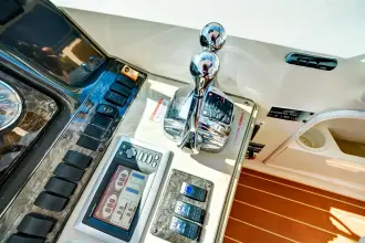 Thumbnail von Sea Ray Sundancer 38