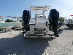 Thumbnail von Twin Vee 240 STX CC