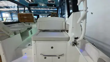 Thumbnail von Boston Whaler 405 Conquest