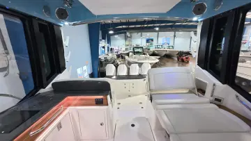 Thumbnail von Boston Whaler 405 Conquest
