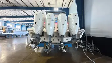 Thumbnail von Boston Whaler 405 Conquest