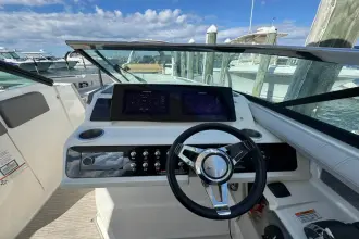 Thumbnail von Sea Ray SLX 310