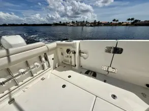 Thumbnail von Boston Whaler 350 Outrage