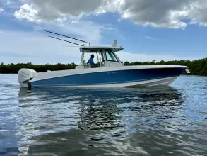 Thumbnail von Boston Whaler 350 Outrage