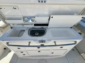 Thumbnail von Boston Whaler 350 Outrage