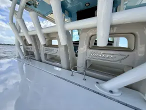 Thumbnail von Boston Whaler 350 Outrage