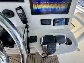 Thumbnail von Boston Whaler 350 Outrage