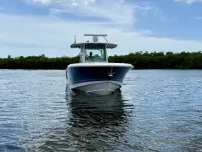 Thumbnail von Boston Whaler 350 Outrage