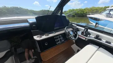 Thumbnail von Sea Ray 370 Sundancer Outboard