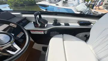 Thumbnail von Sea Ray 370 Sundancer Outboard