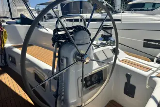 Thumbnail von Beneteau Oceanis 49