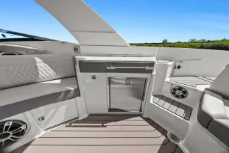 Thumbnail von Sea Ray SLX 350 OB