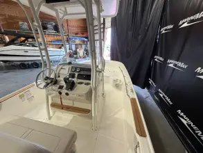Thumbnail von Boston Whaler 210 Montauk