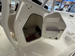 Thumbnail von Boston Whaler 210 Montauk