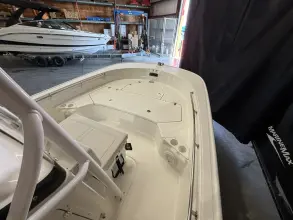 Thumbnail von Boston Whaler 210 Montauk