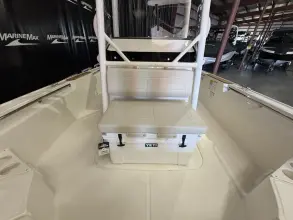 Thumbnail von Boston Whaler 210 Montauk