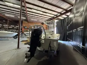 Thumbnail von Boston Whaler 210 Montauk