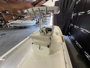 Thumbnail von Boston Whaler 210 Montauk
