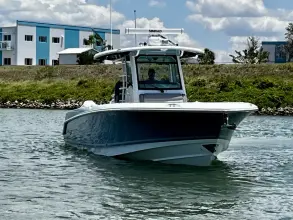 Thumbnail von Boston Whaler 330 Outrage