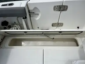 Thumbnail von Boston Whaler 330 Outrage