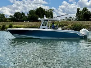 Thumbnail von Boston Whaler 330 Outrage