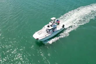 Thumbnail von Invincible 33 Catamaran Compensating